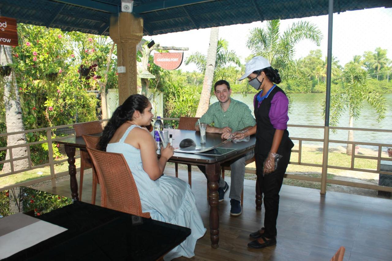 Lake N River Resort Munroe Island Mundrothuruth Extérieur photo