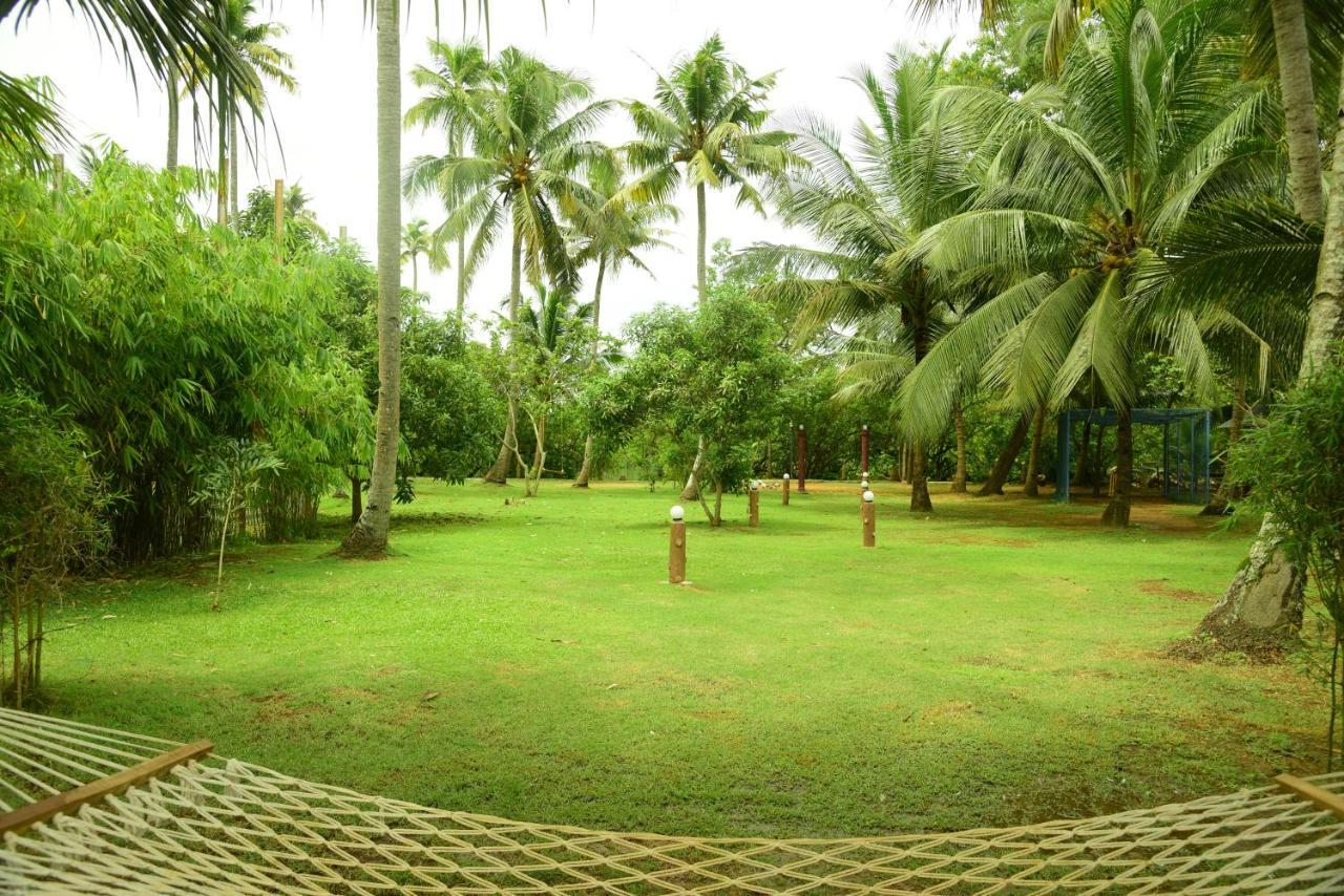 Lake N River Resort Munroe Island Mundrothuruth Extérieur photo