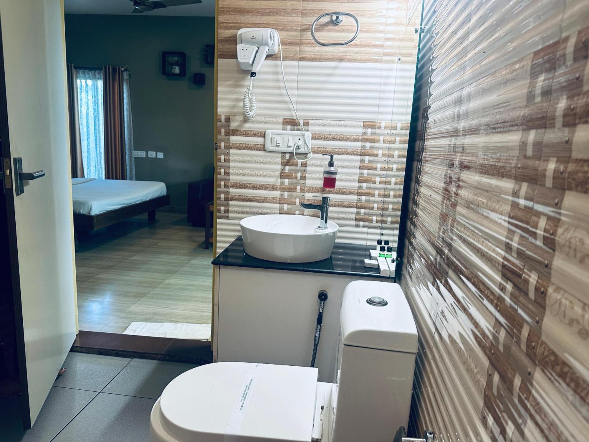 Lake N River Resort Munroe Island Mundrothuruth Extérieur photo