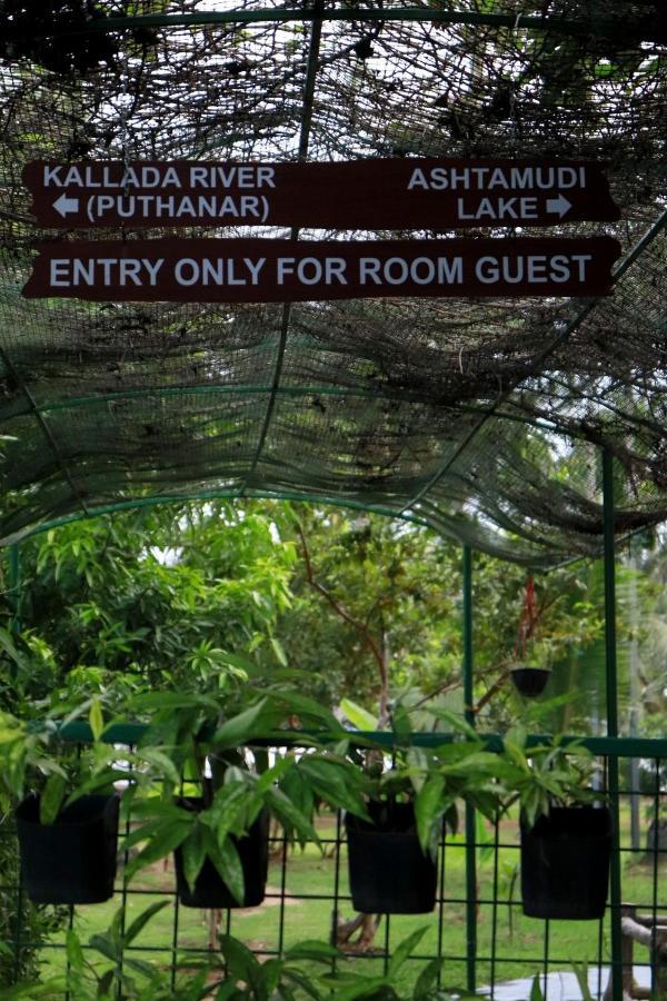 Lake N River Resort Munroe Island Mundrothuruth Extérieur photo